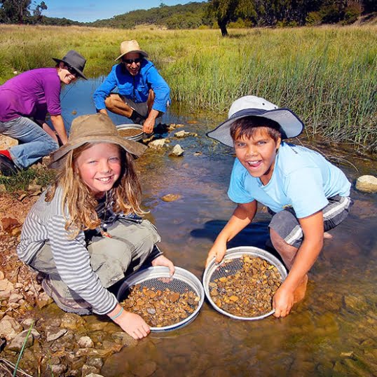 Minerama is one of the largest shows of its kind in NSW and a must-attend event for families, gem nuts and rock hounds!